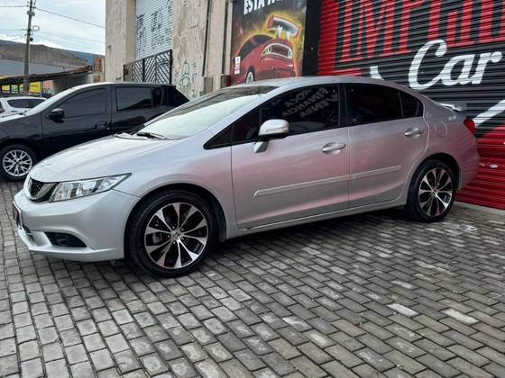 HONDA CIVIC 1.8 LXS 16V FLEX 4P AUTOMÁTICO